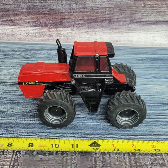 Vintage Ertl 1/32 scale Case IH 4894 4wd die-cast tractor red/black - Picture 1 of 8